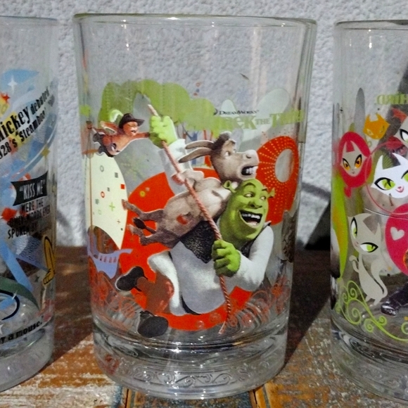 Collectible Fantasy Glasses, Set of 4 Tumblers - Picture 4 of 8